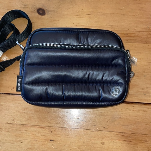 NWT- Everywhere Crossbody- 2L- Black Wanderpuff- W/Crossbody Strap - Picture 11 of 13